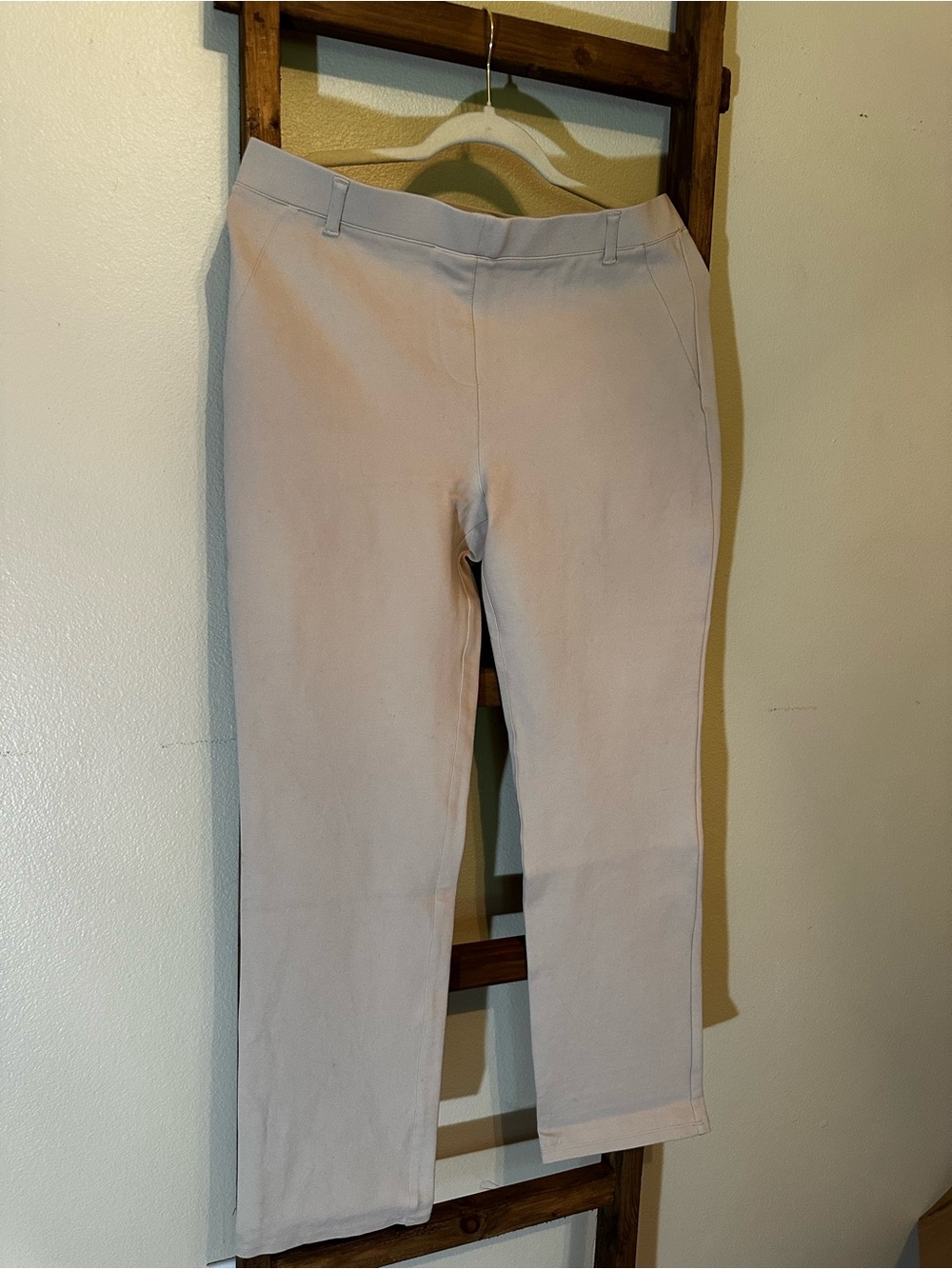 Quince Ultra-Stretch Ponte
Pintuck Ankle Pants